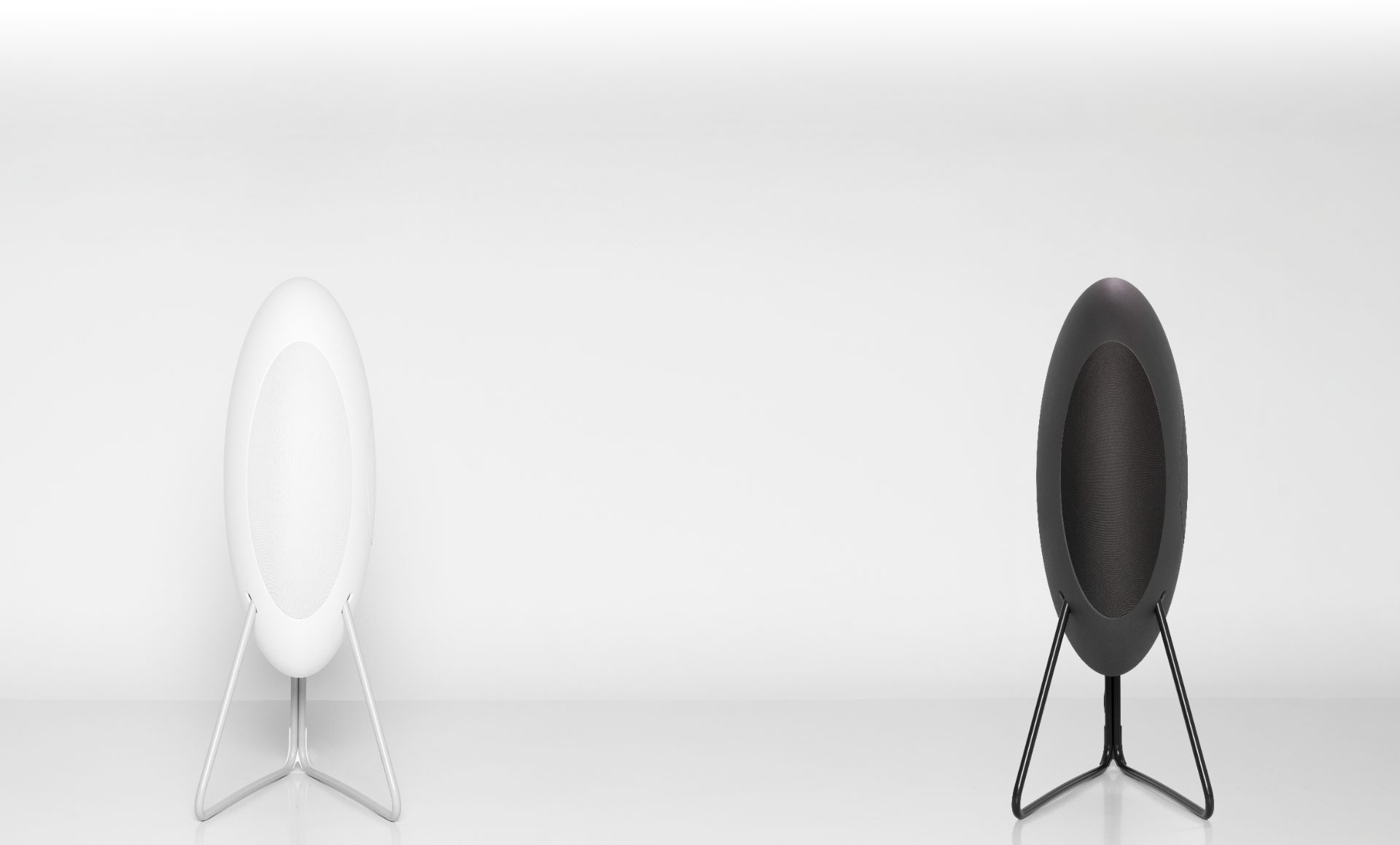 Musegg speakers in white and black